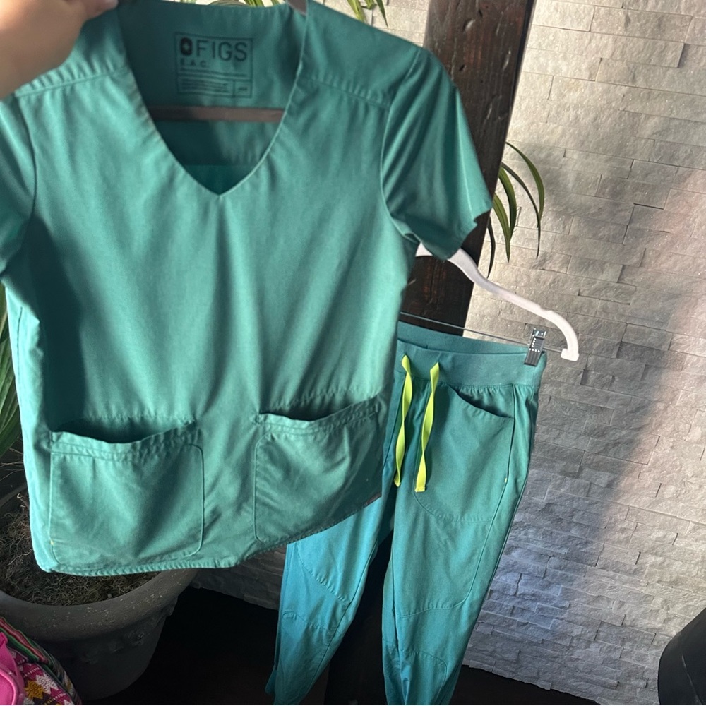 FIGS Lekei & Callao Teal Green Marine Teal
Medical Scrub Joggers Top Size XXS
